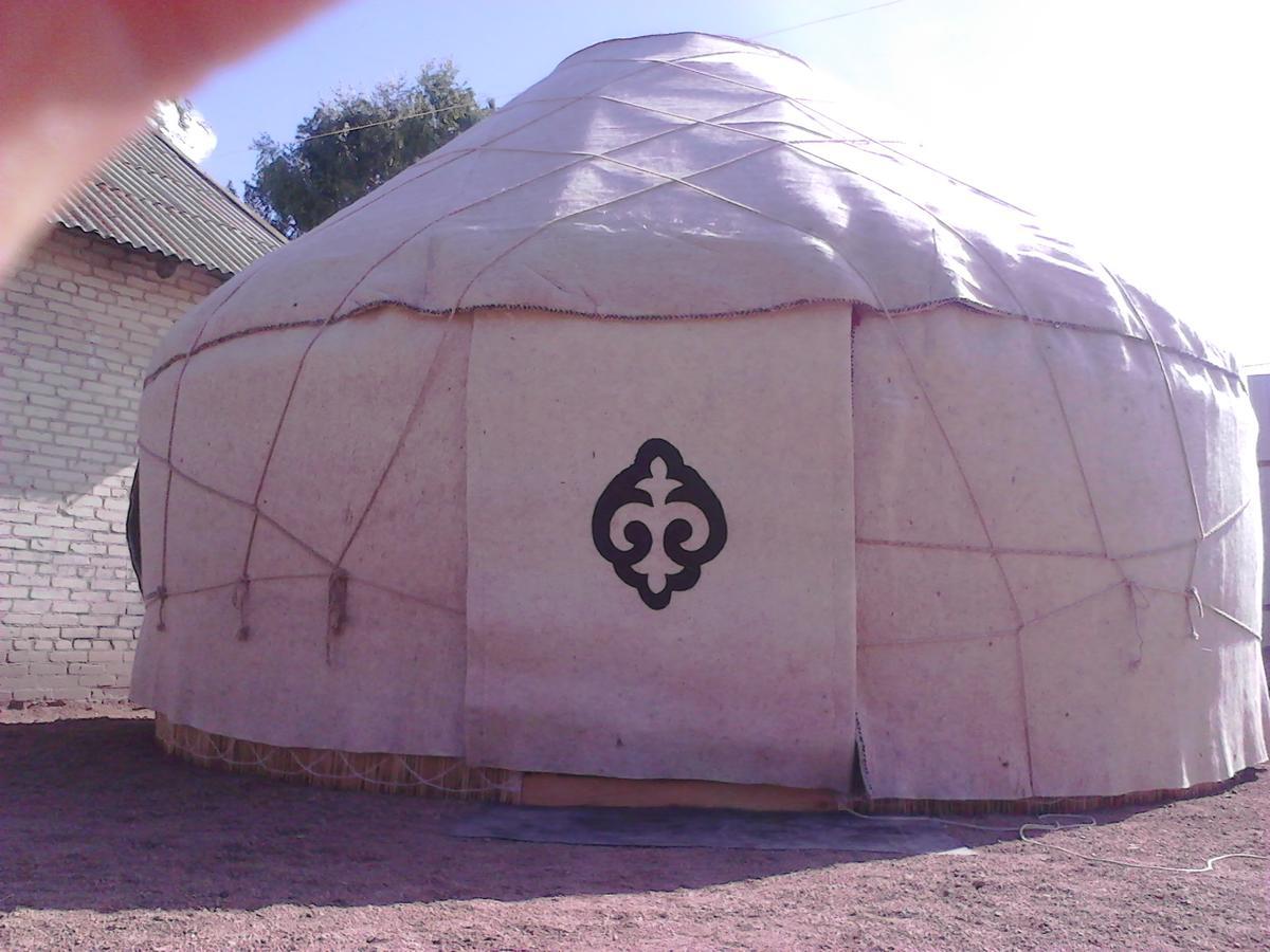 Happy Hostel In Kochkor Екстер'єр фото