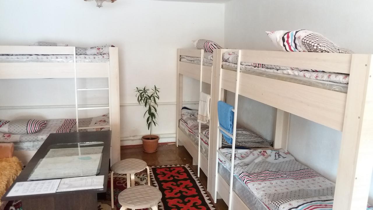 Happy Hostel In Kochkor Екстер'єр фото