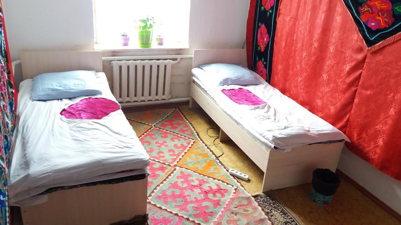 Happy Hostel In Kochkor Екстер'єр фото