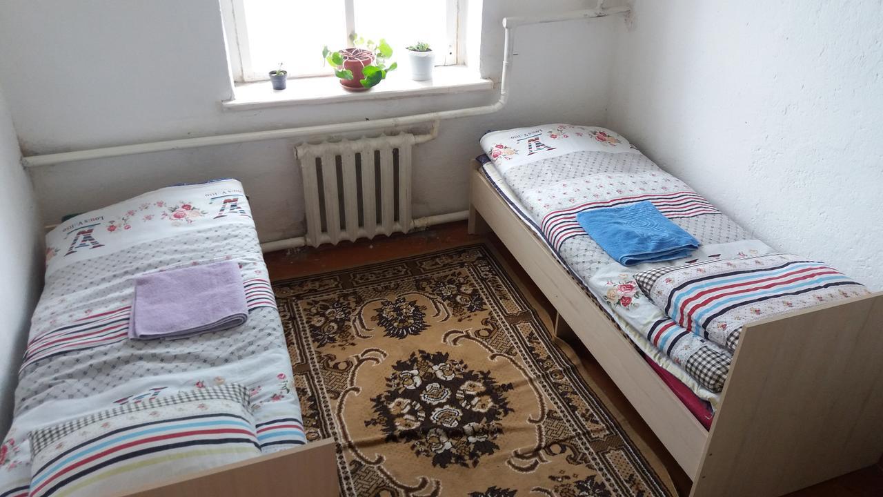 Happy Hostel In Kochkor Екстер'єр фото