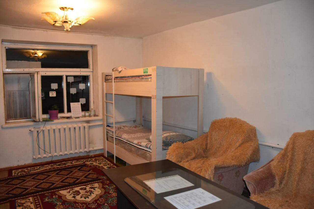 Happy Hostel In Kochkor Екстер'єр фото