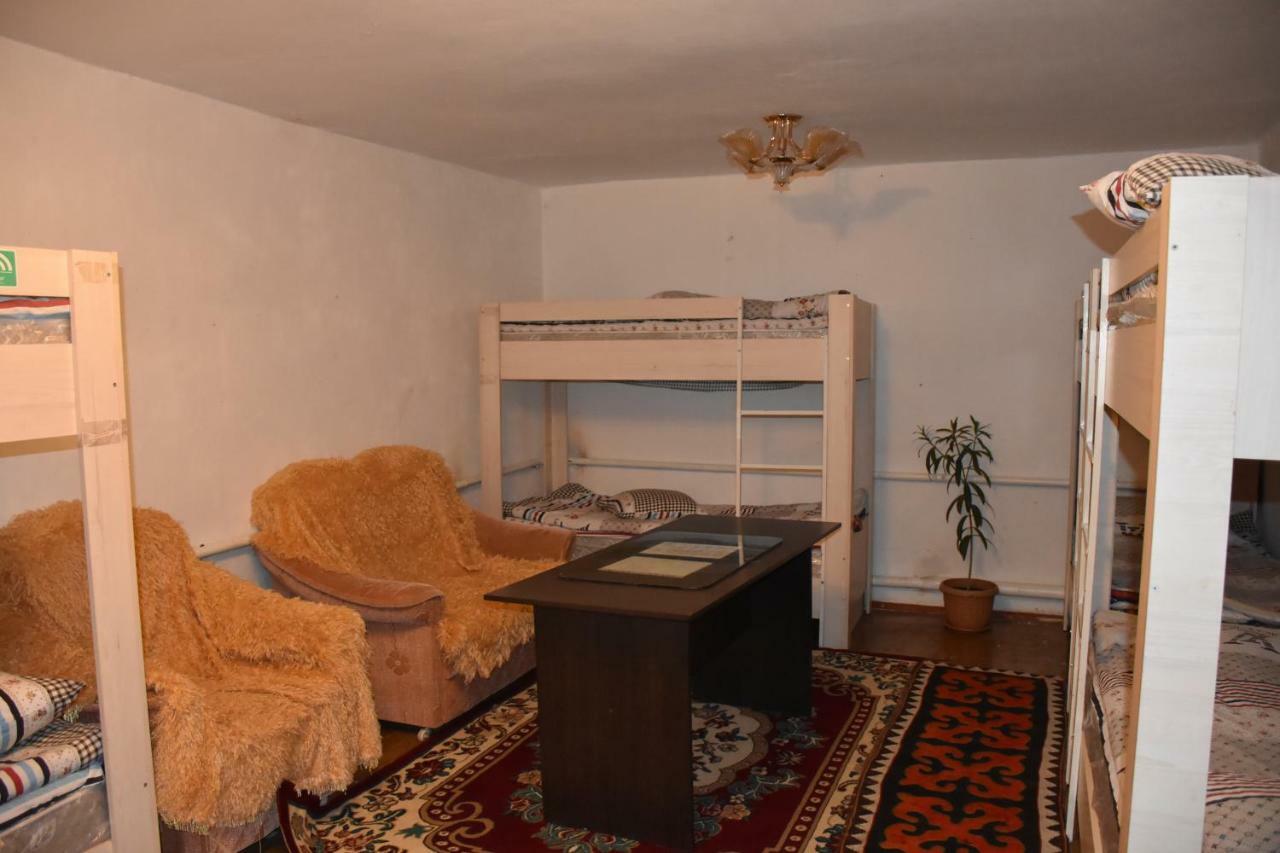 Happy Hostel In Kochkor Екстер'єр фото